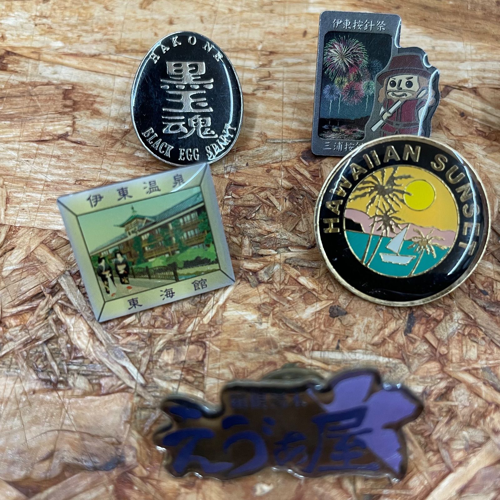 ピンズ 8個セット ピンバッジ レトロ 日本 雷門 HAWAII えゔぁ屋 ご