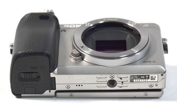 SONY α6000 ILCE-6000L パワーズームレンズキット(シルバー SONY α6000 ILCE-6000L パワーズームレンズキット(シルバー