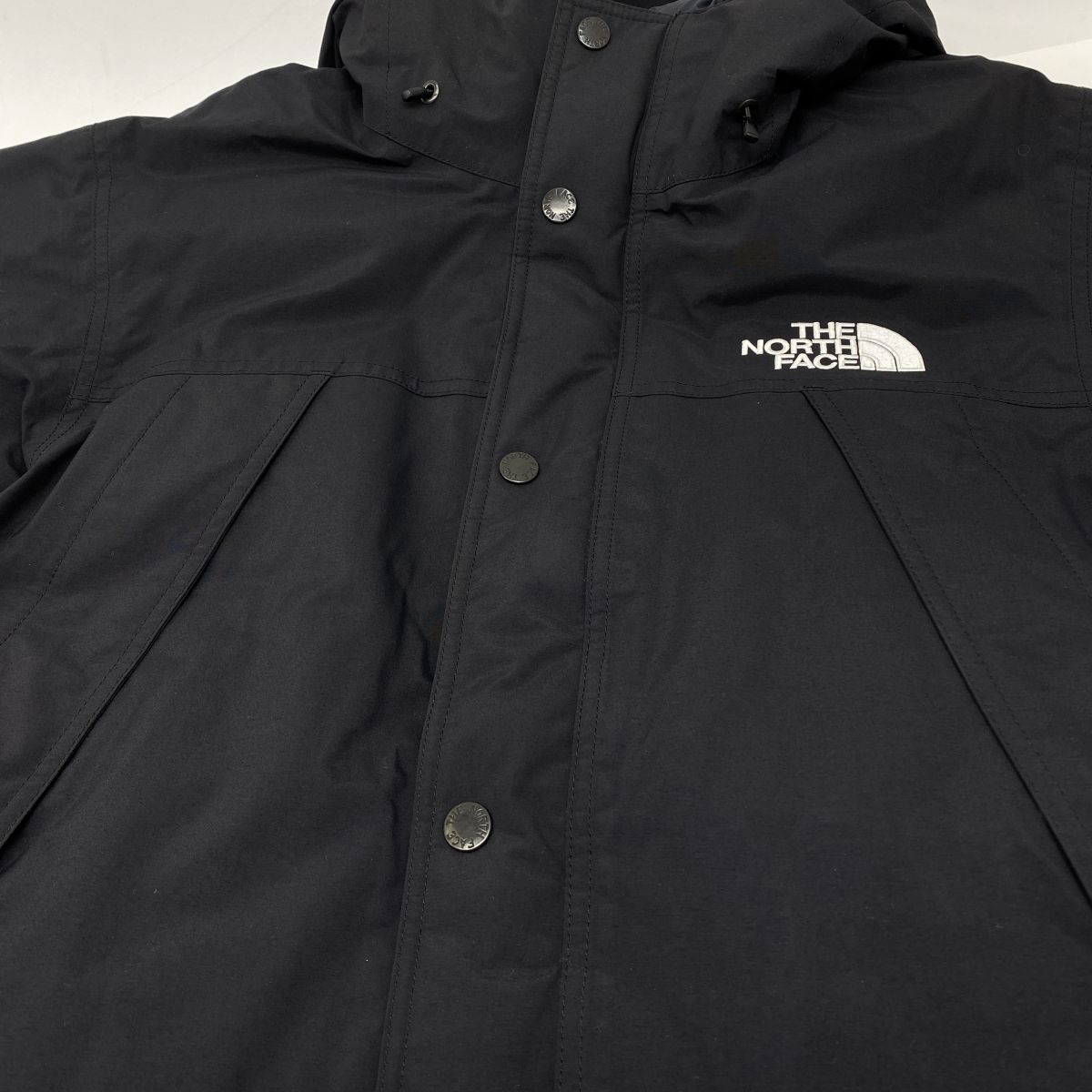 マウンテンダウンジャケット