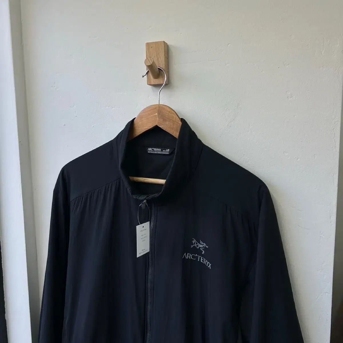 15949 - ARC TERYX アークテリクス アトム ジャケット