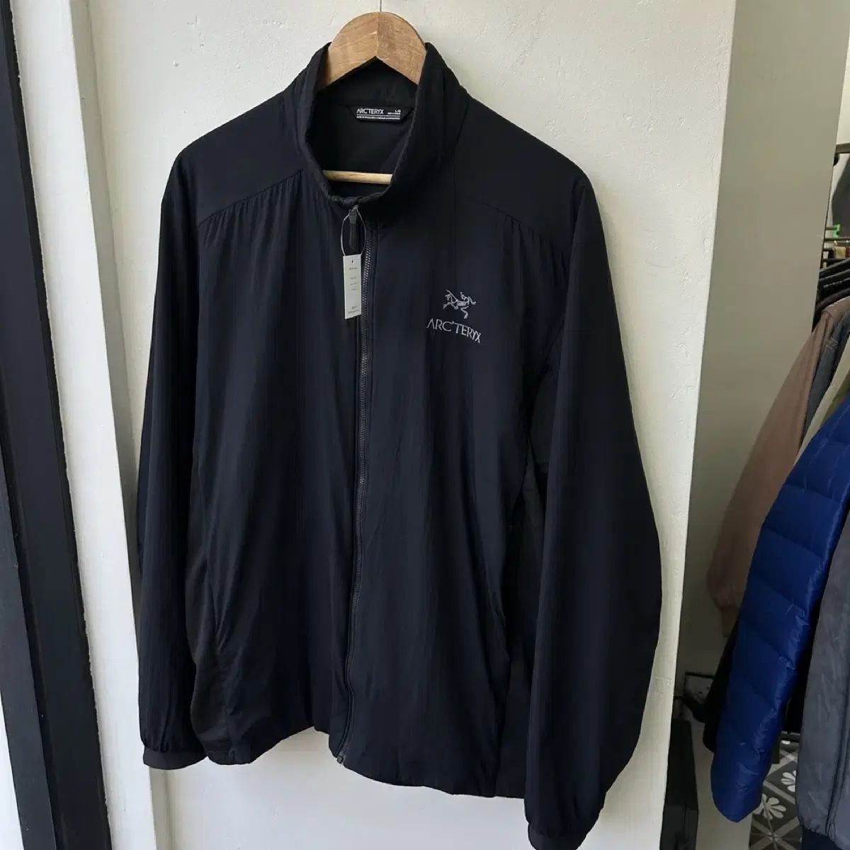 15949 - ARC TERYX アークテリクス アトム ジャケット