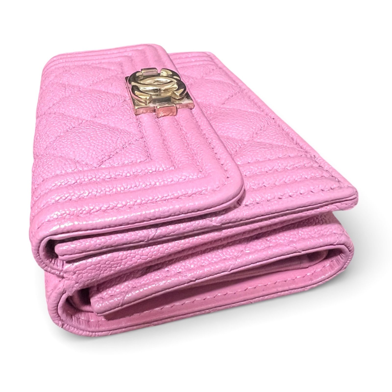 シャネル CHANEL ボーイシャネル キャビアスキン マトラッセ 三つ折り