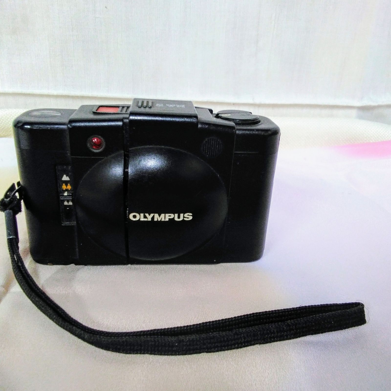 OLYNPUS XA2 ブラックフィルムカメラレトロ 写ルンです。ジャンク品