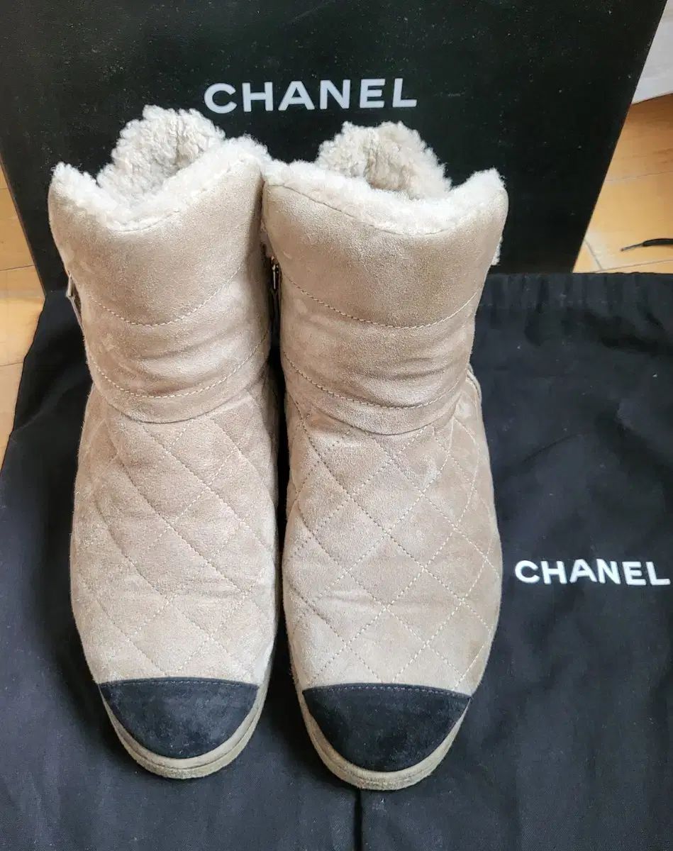 シャネル キルティング シープスキン ブーツ - メルカリ