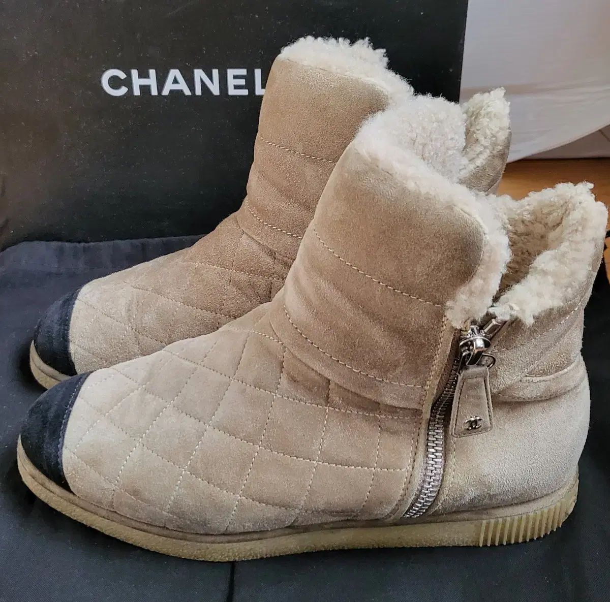 シャネル キルティング シープスキン ブーツ - メルカリ