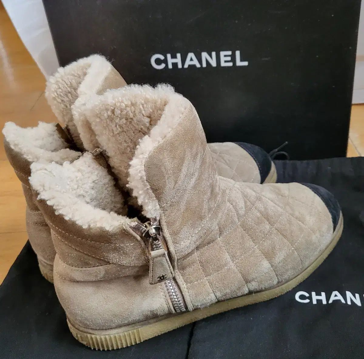 シャネル キルティング シープスキン ブーツ - メルカリ