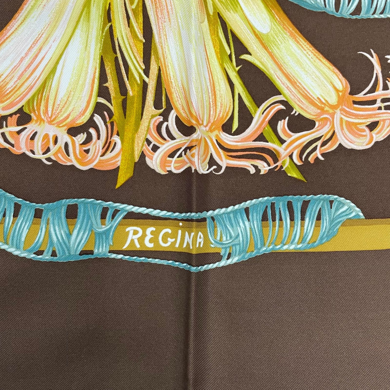 新品同様 HERMES エルメス スカーフ カレ90 シルク REGINA 女王陛下