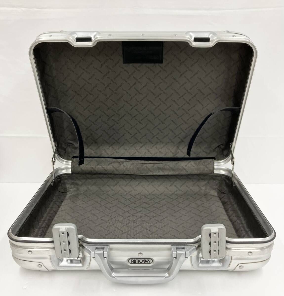 RIMOWA リモワ アタッシュケース ビジネスバッグ シルバー 通年 - メルカリ