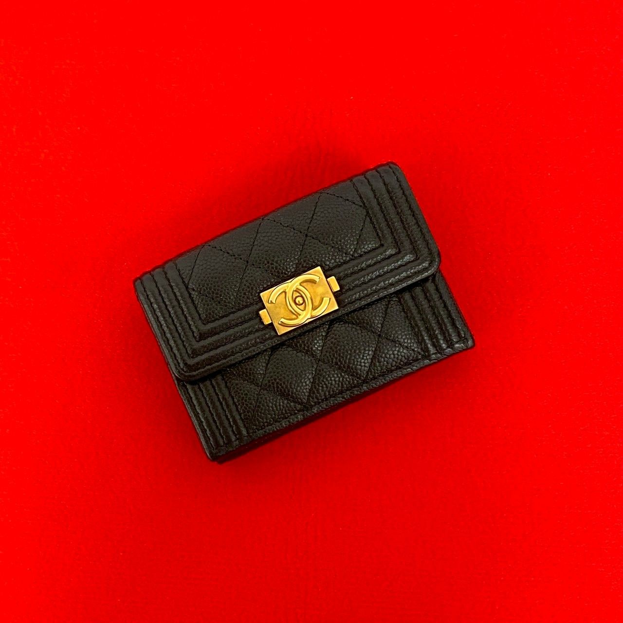 極美品◆CHANEL 三つ折り財布 キャビアスキン プッシュロック 黒 31番台 極美品◇CHANEL 三つ折り財布 キャビアスキン プッシュロック 黒 31番台