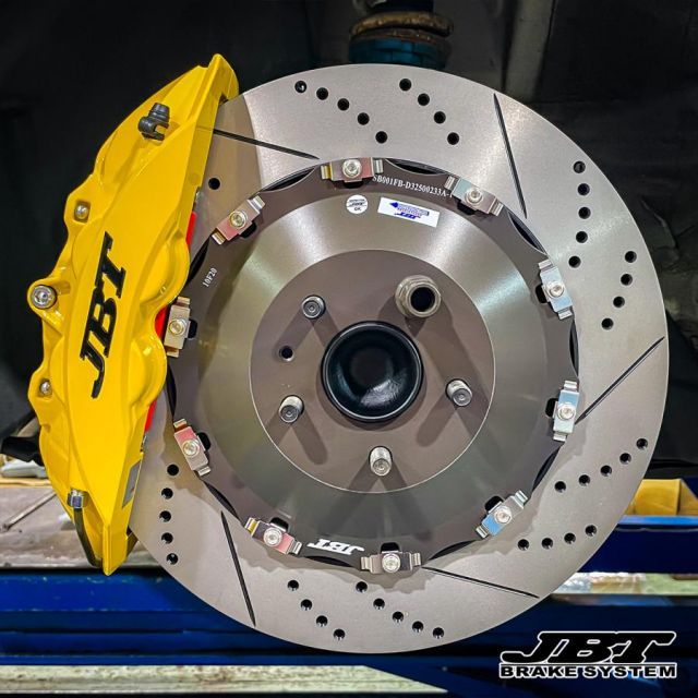 JBTブレーキキャリパー4POT（SP4P）+2ピース355mmスリット＆ドリルド