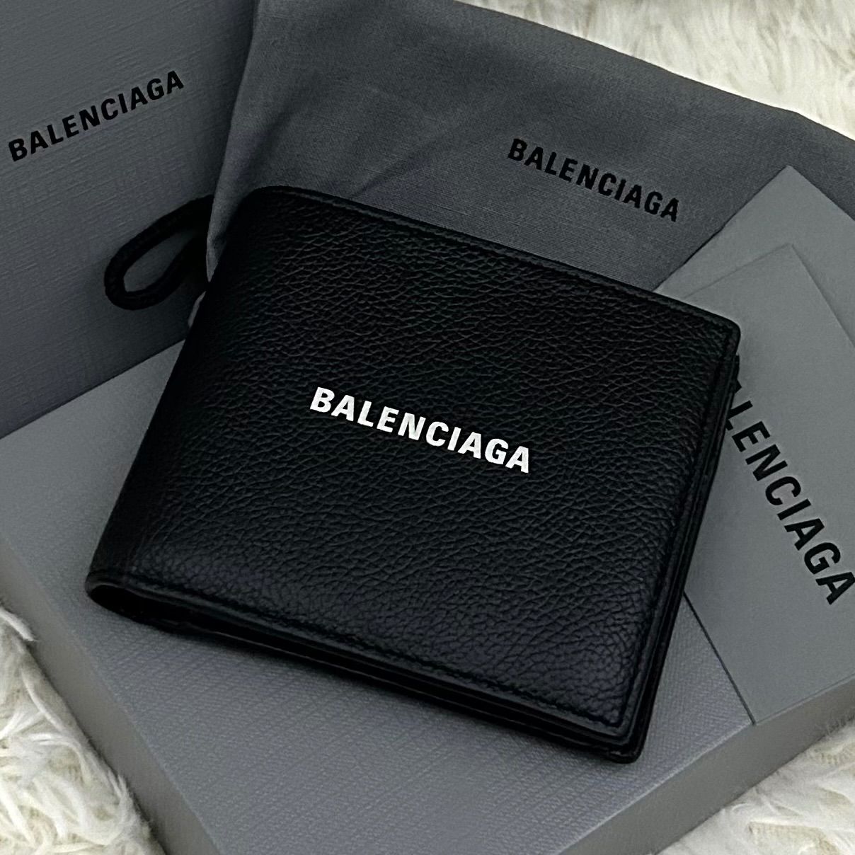 ◇美品◇BALENCIAGA バレンシアガ 二つ折り財布 ブラック - メルカリ