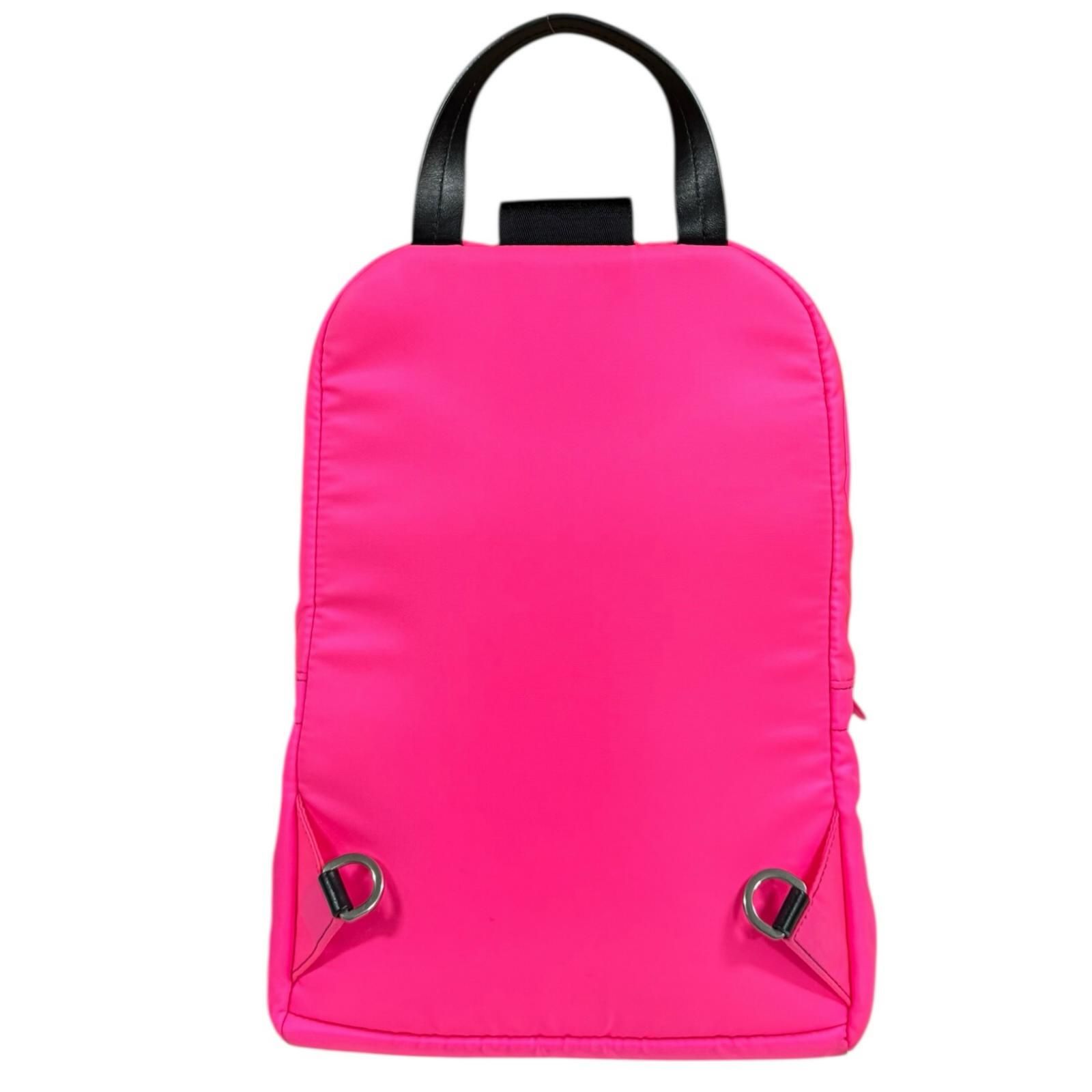 PRADA ピンク ナイロンボディバッグ PRADA ピンク ナイロンボディバッグ PRADA ピンク ナイロンボディバッグ