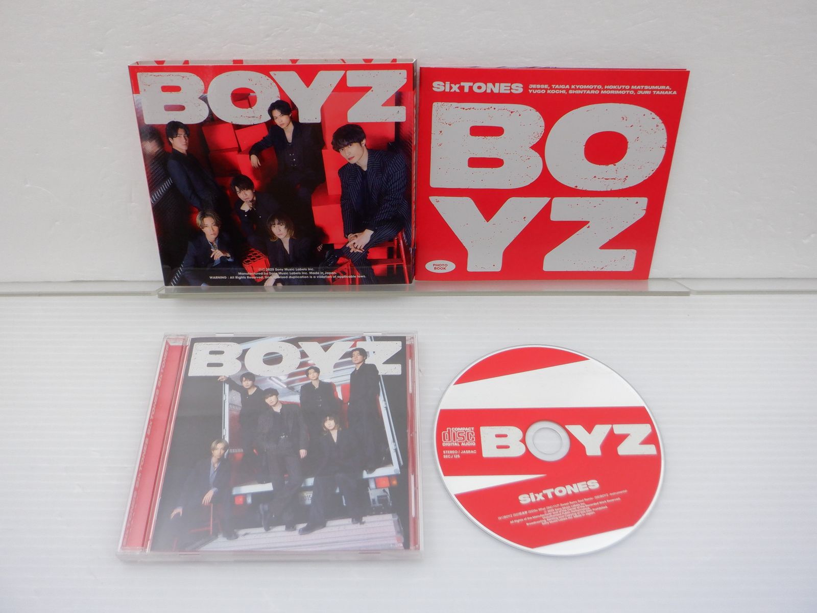 あか SixTONES CD 枚数限定][限定盤]BOYZ(初回盤A)【CD+DVD】/SixTONES[CD+DVD]【返品