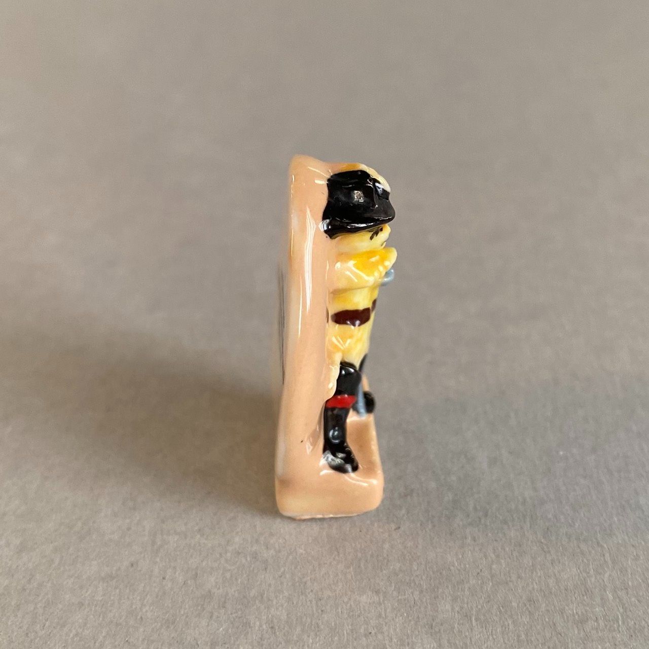 長靴をはいた猫のフェーブ／フランス雑貨／陶器ミニチュア／ブロカント