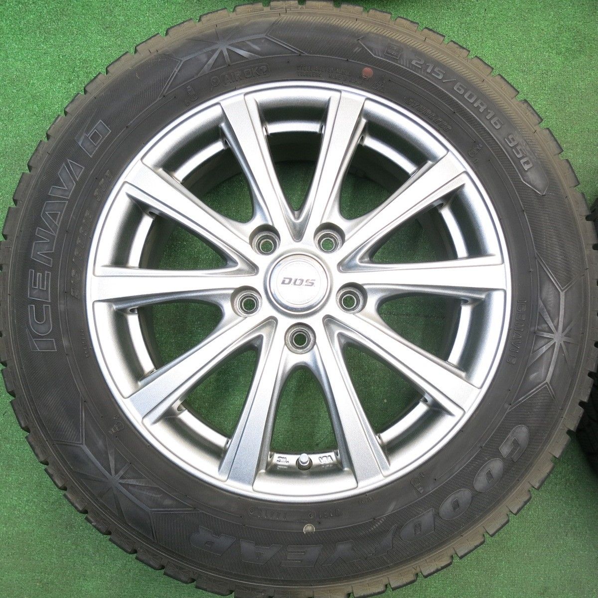 バリ溝！キレイ！8.5分☆スタッドレス 215/60R16 グッドイヤー アイス