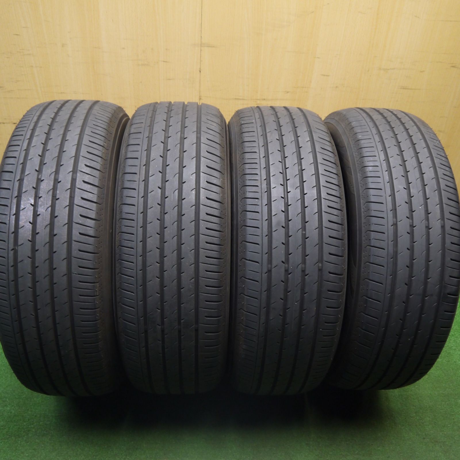 4本価格！24年☆225/60R18 ヨコハマ アドバン V03 タイヤ 18インチ 40
