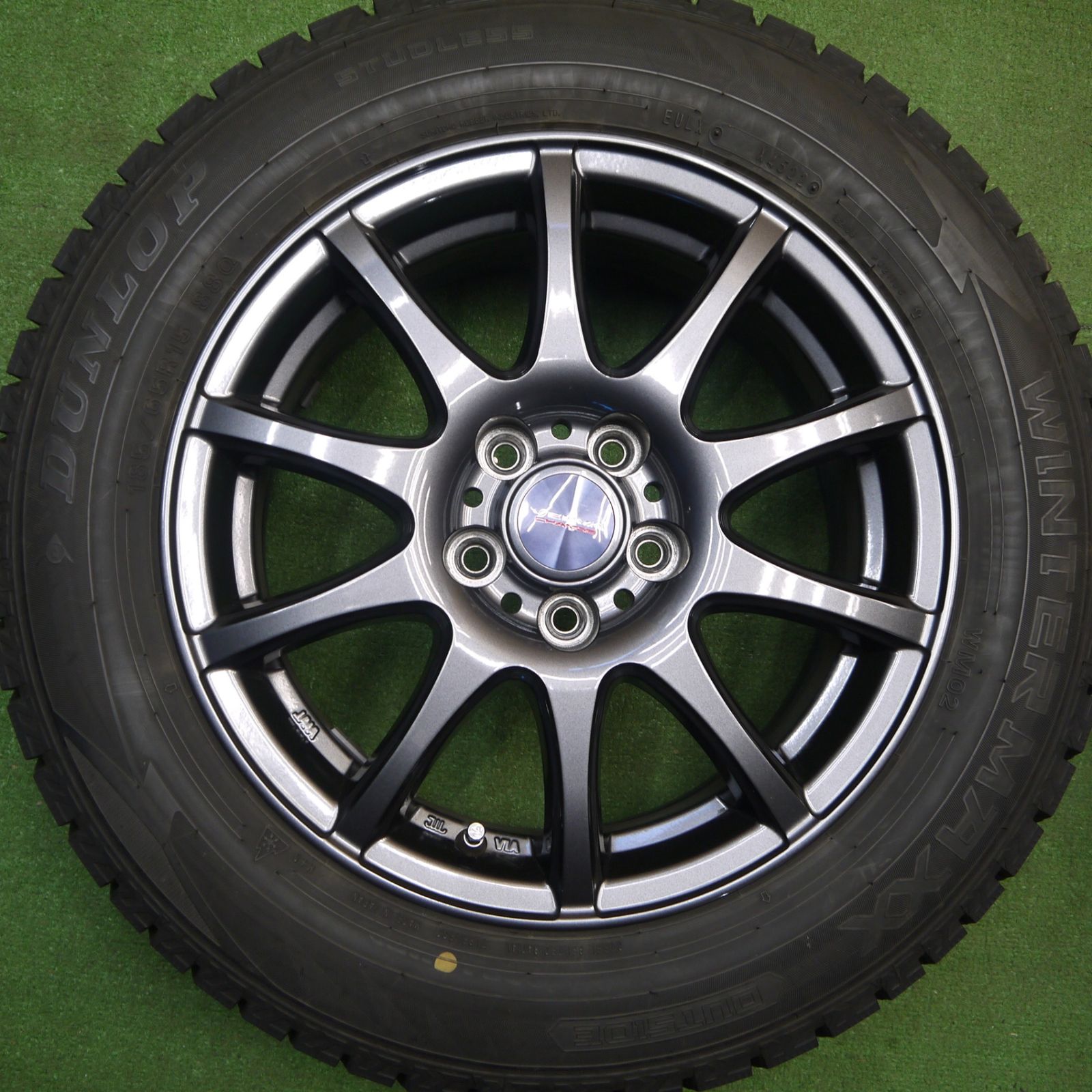 バリ溝！22年！キレイ！8.5分☆シエンタ 等 185/65R15 スタッドレス