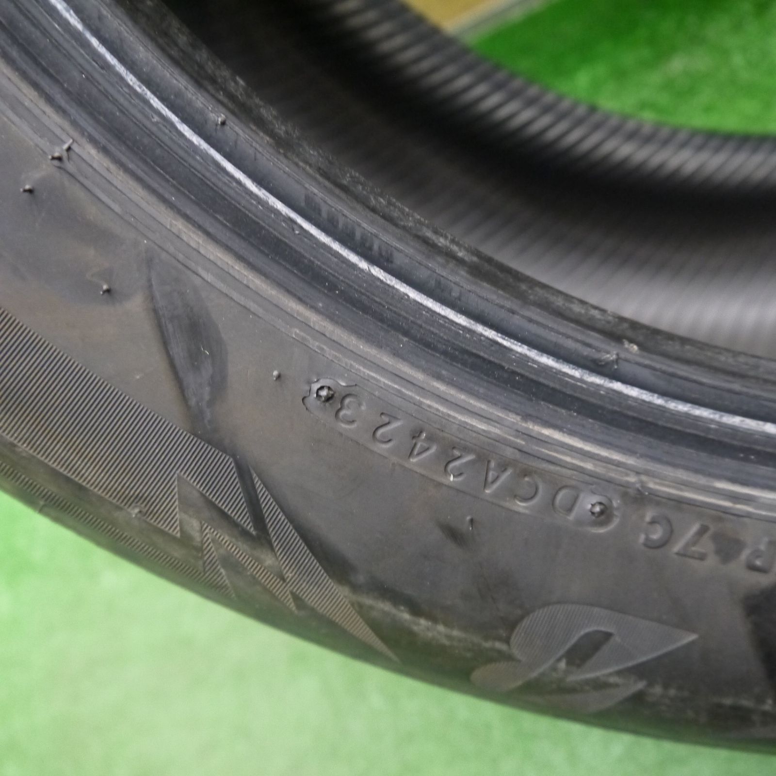 バリ溝！23年！9分！1本スタッドレス 235/55R18 ブリヂストン