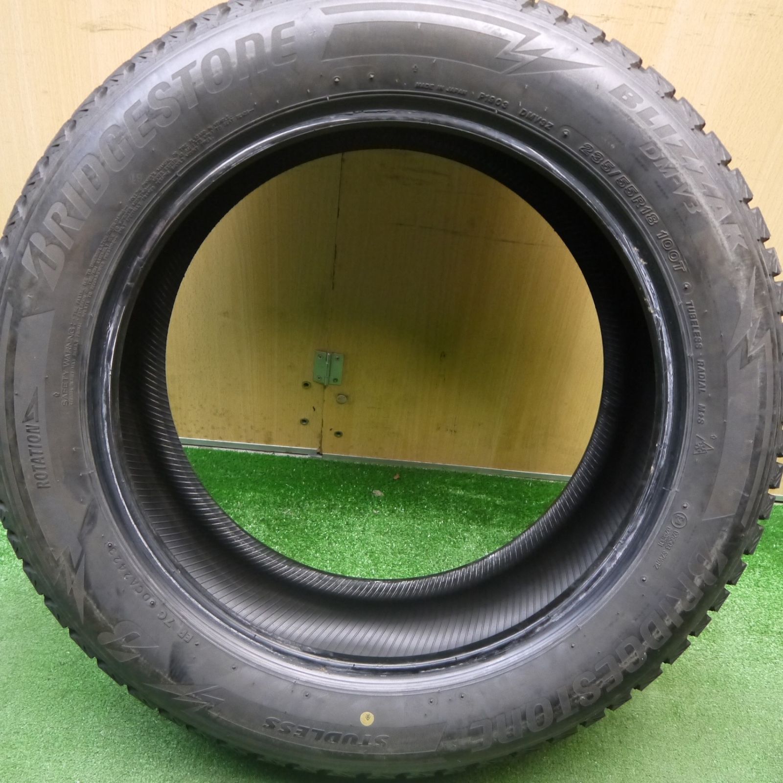 バリ溝！23年！9分！1本スタッドレス 235/55R18 ブリヂストン