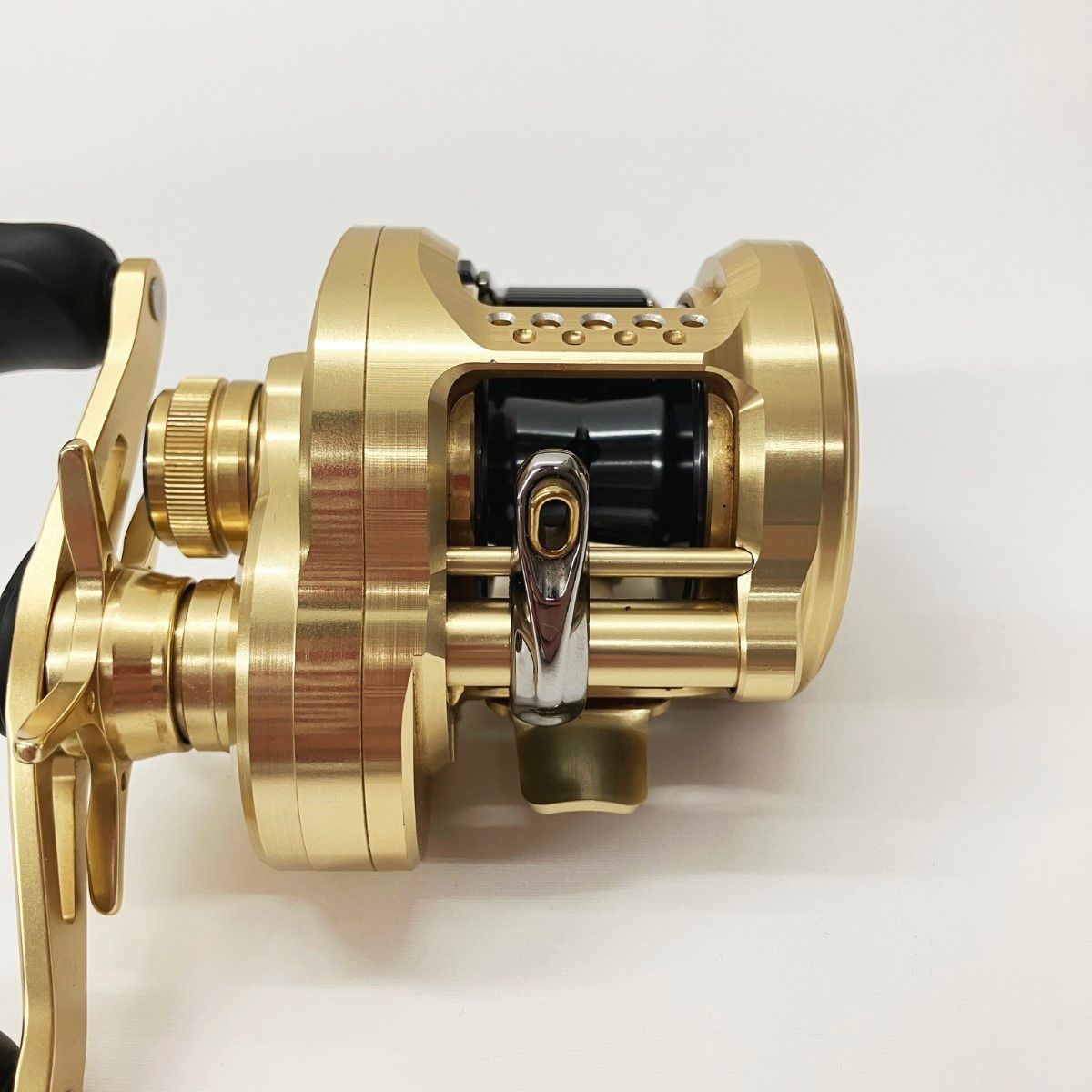 〇〇SHIMANO シマノ 22 カルカッタコンクエスト 200 XG 044402 ベイトリール
