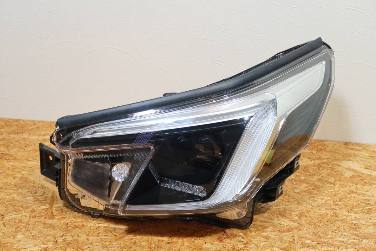 新車外し/極上＞ フォレスター SK5 SK9 SKE 中期 後期 純正 LEDヘッド