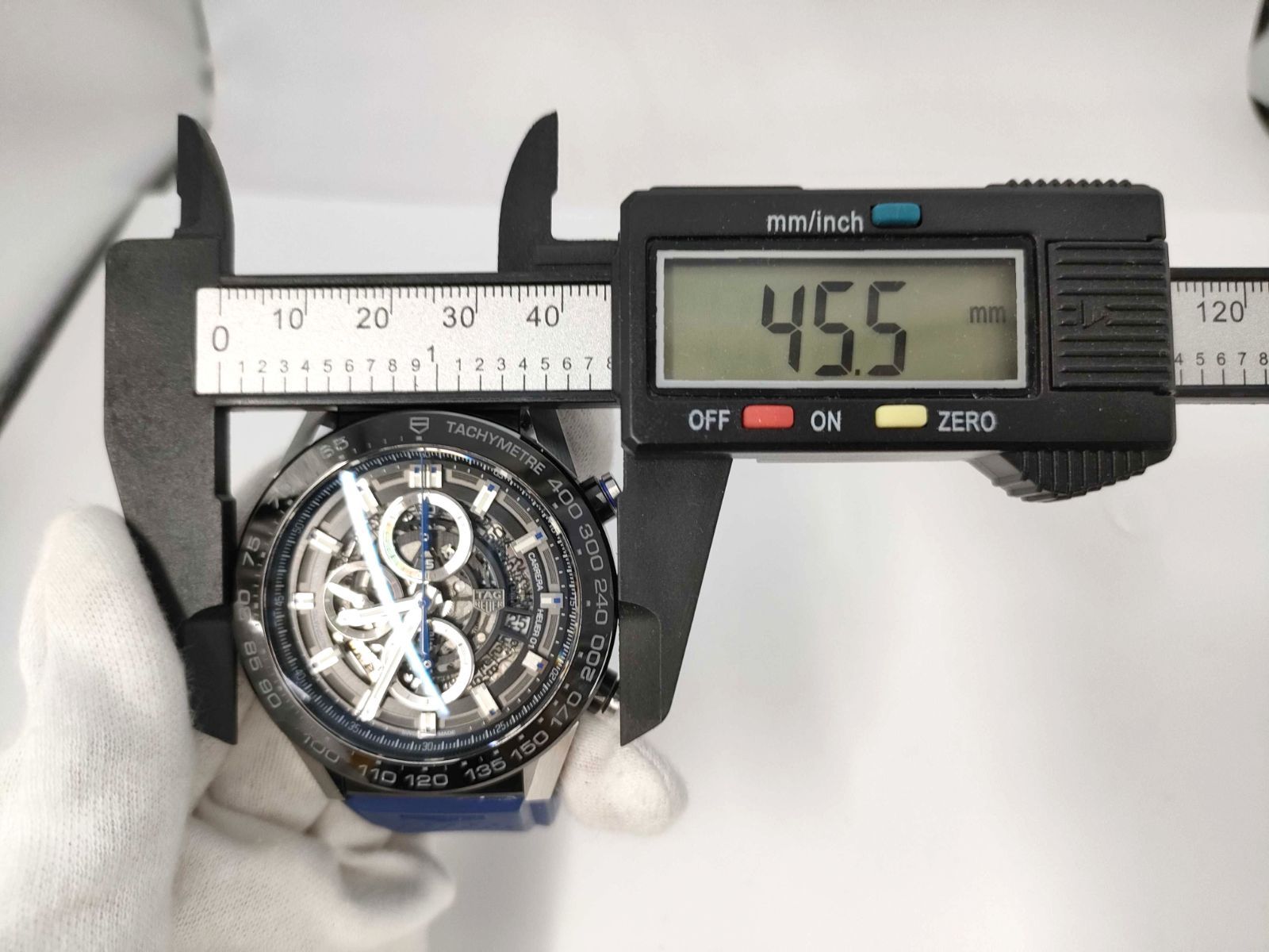 カレラ キャリバーホイヤー01