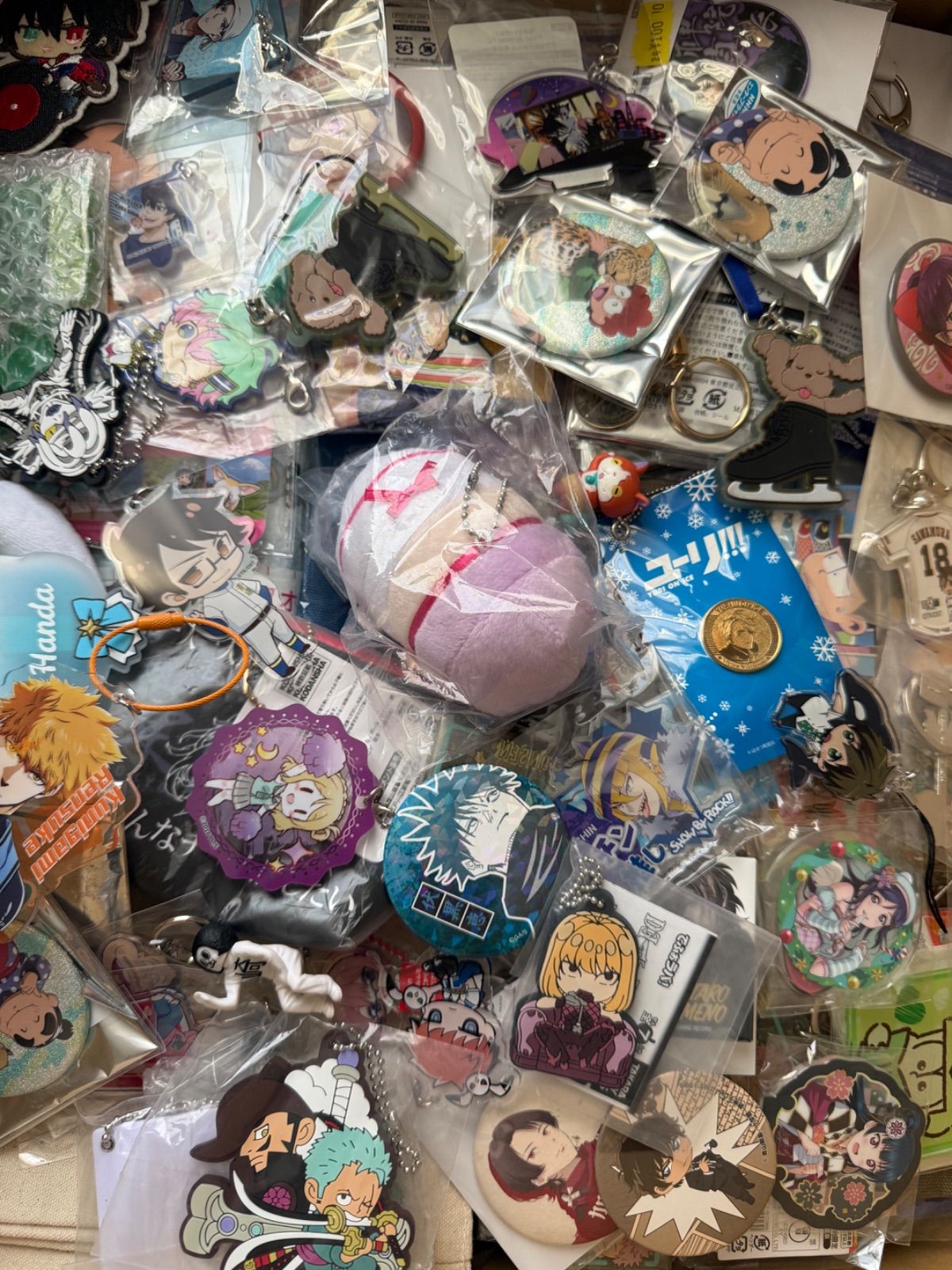 大特価！ アニメグッズ等 缶バッジ キーホルダー クリアファイル