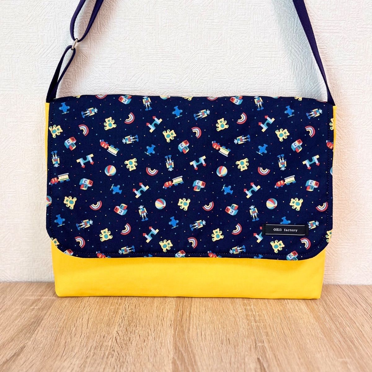 ＊送料無料＊ 図書袋　トイBOX×イエロー