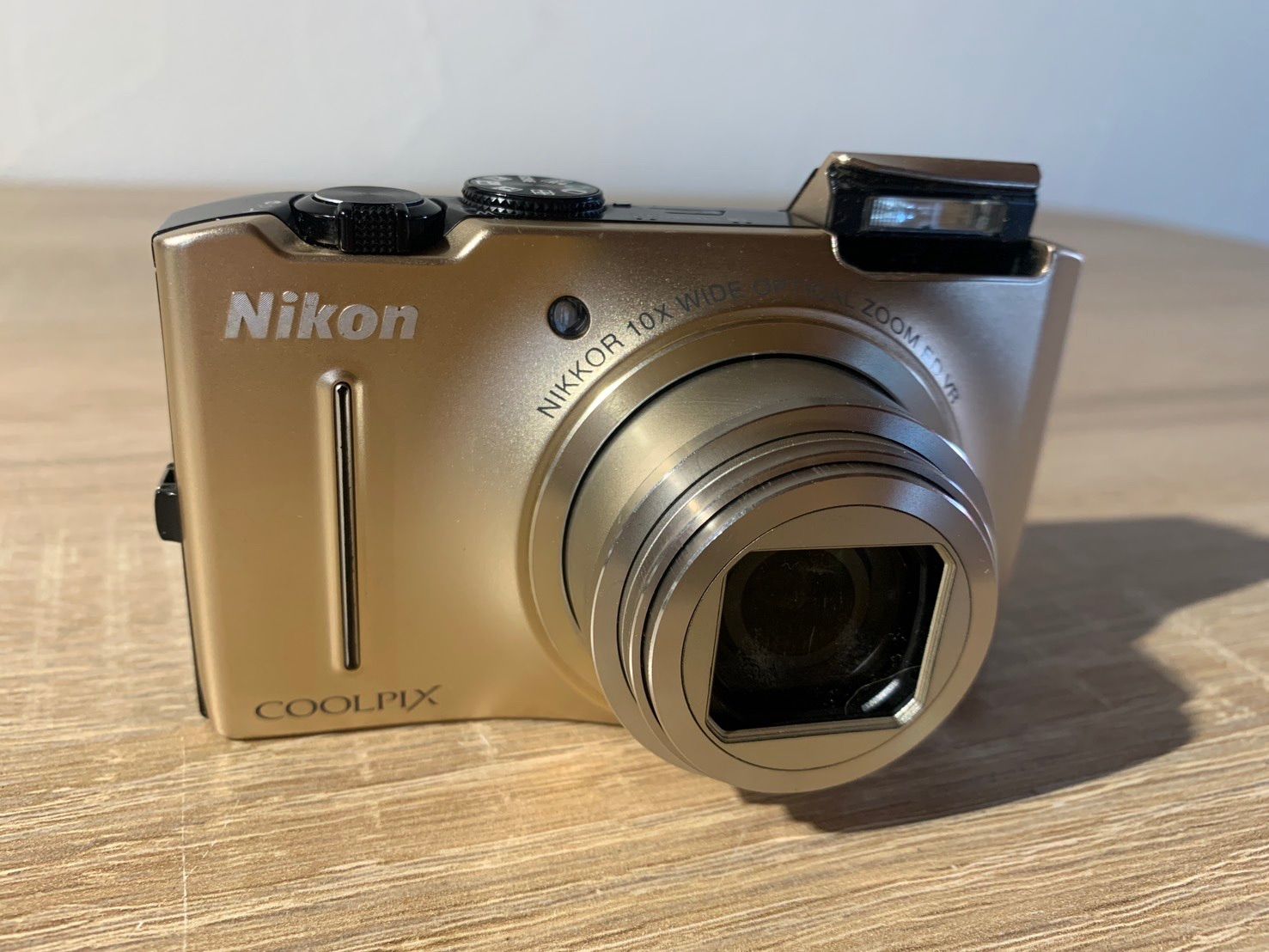 7832 Nikon COOLPIX S8100 ゴールド デジカメ - メルカリ