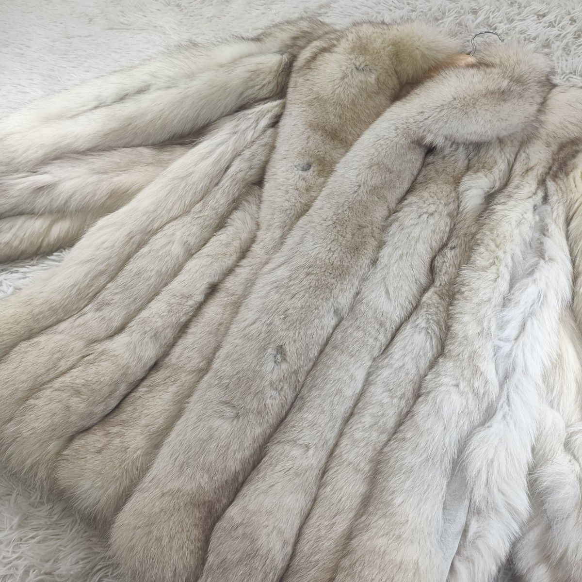 総丈75cm　ブルーフォックス　サガフォックス　リアルファーコート　Mサイズ相当 高級サガフォックス 着丈75cm ブルーフォックス ファーコート リアル