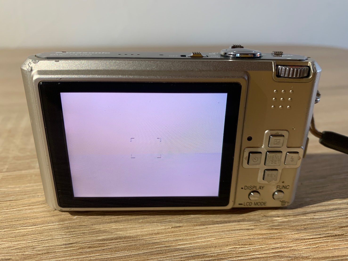 美品 Panasonic LUMIX DMC-FX100 ゴールド パナソニック PANASONIC LUMIX DMC-FX100-Nゴールド｜Yahoo!フリマ（旧