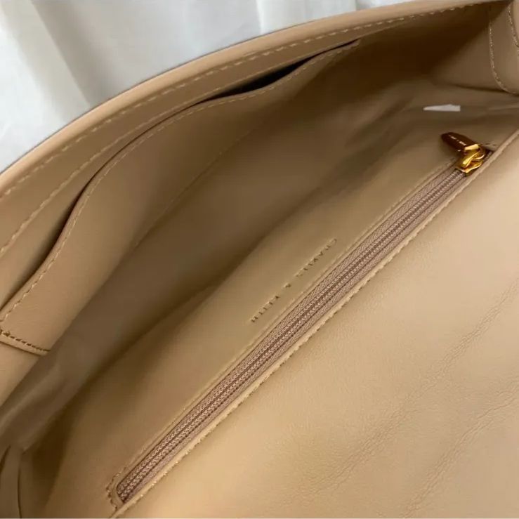 CHARLES & KEITH チャールズ＆キース ショルダーバッグ チェーン