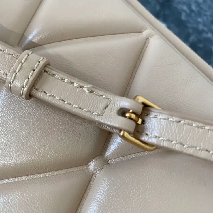 CHARLES & KEITH チャールズ＆キース ショルダーバッグ チェーン
