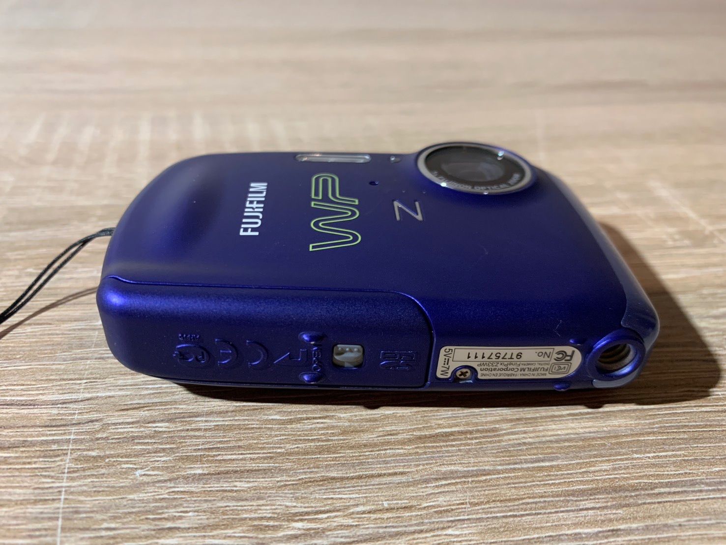 7784 FUJIFILM FINEPIX Z33 WP ブルー デジカメ 動作確認済み 美品