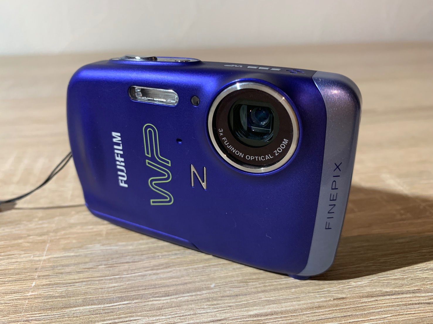 7784 FUJIFILM FINEPIX Z33 WP ブルー デジカメ 動作確認済み 美品