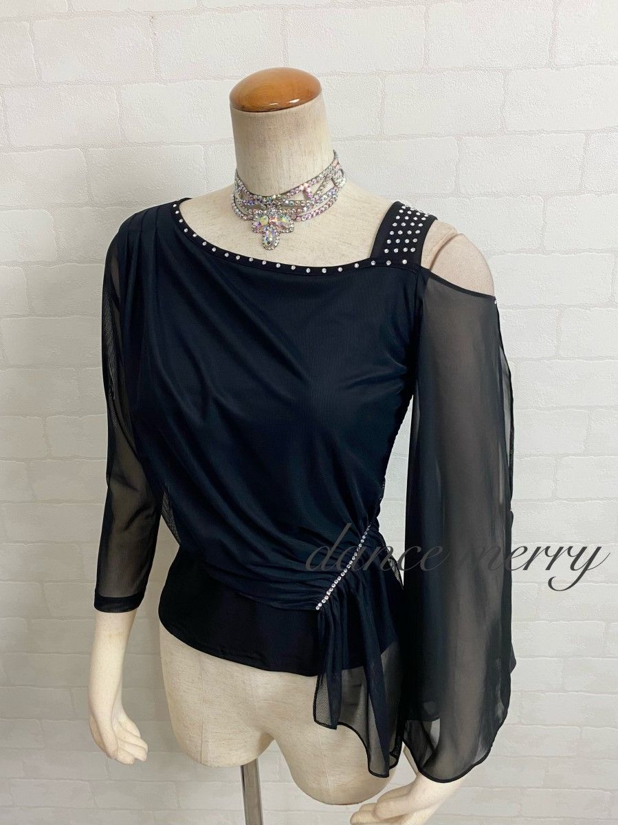 新品　社交ダンス　トップス　黒　ラテン　パーティ　レッスン　衣装　2826 新品 社交ダンス トップス 黒 ラテン パーティ レッスン 衣装 2826