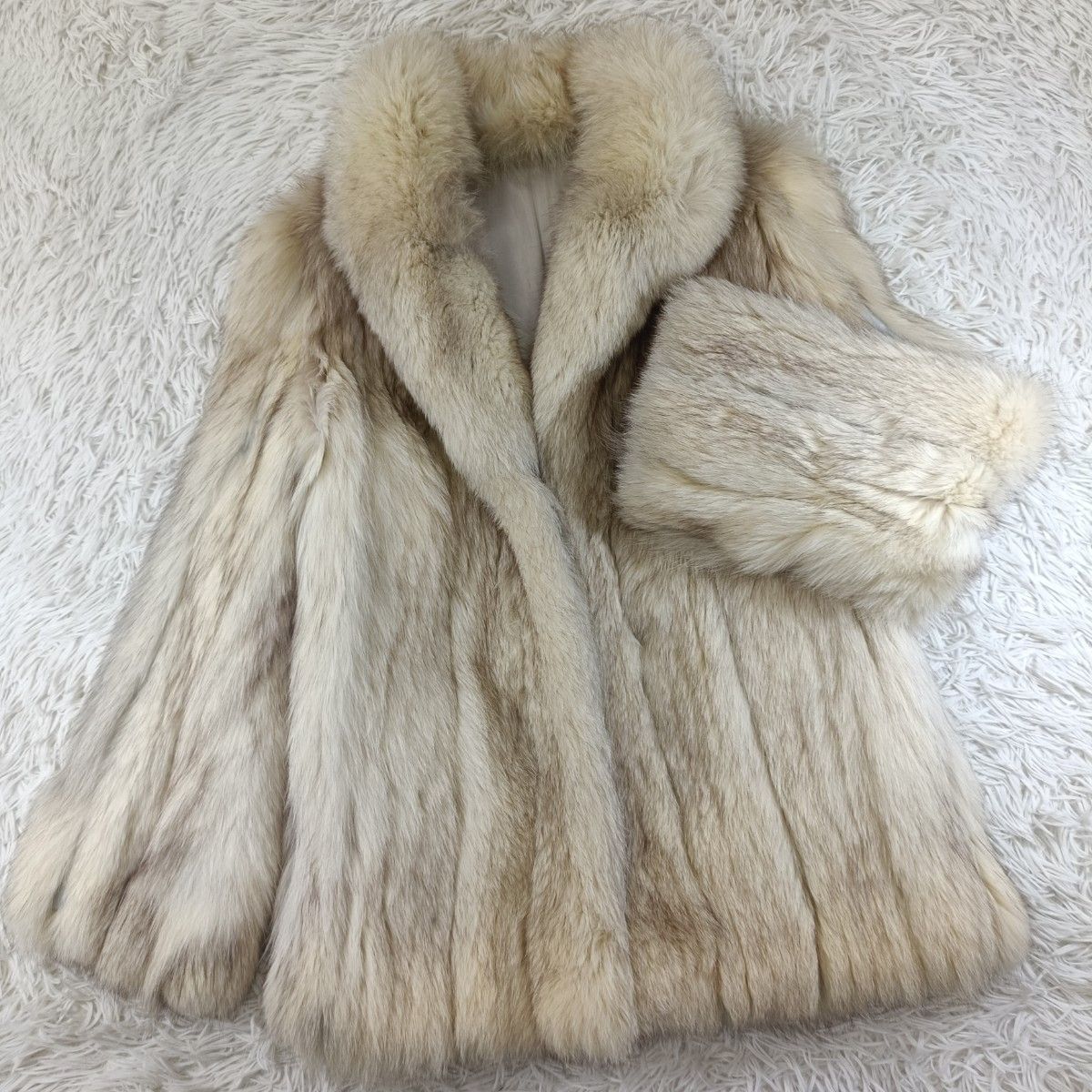 美品◎ブルーフォックス 本毛皮 ファーコート FOX レディース ホワイト系 ブルーフォックス ファーコート リアルファー 貂 本毛皮 レディース