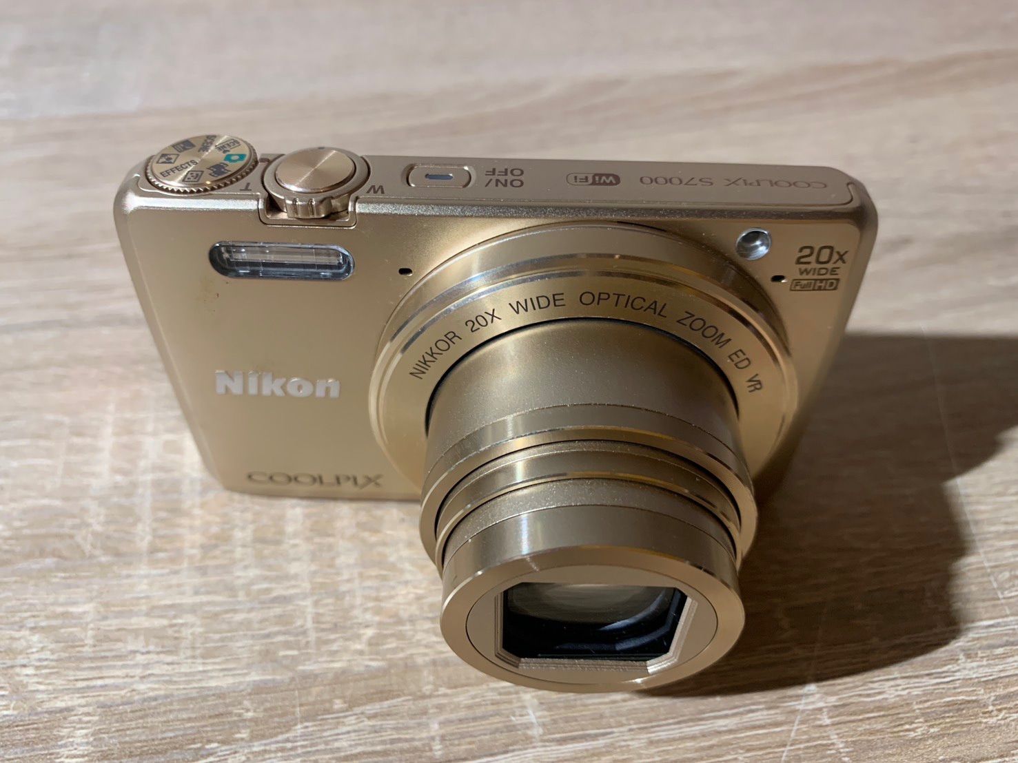 7872 Nikon COOLPIX S7000 ゴールド デジカメ 動作確認済み 美品 