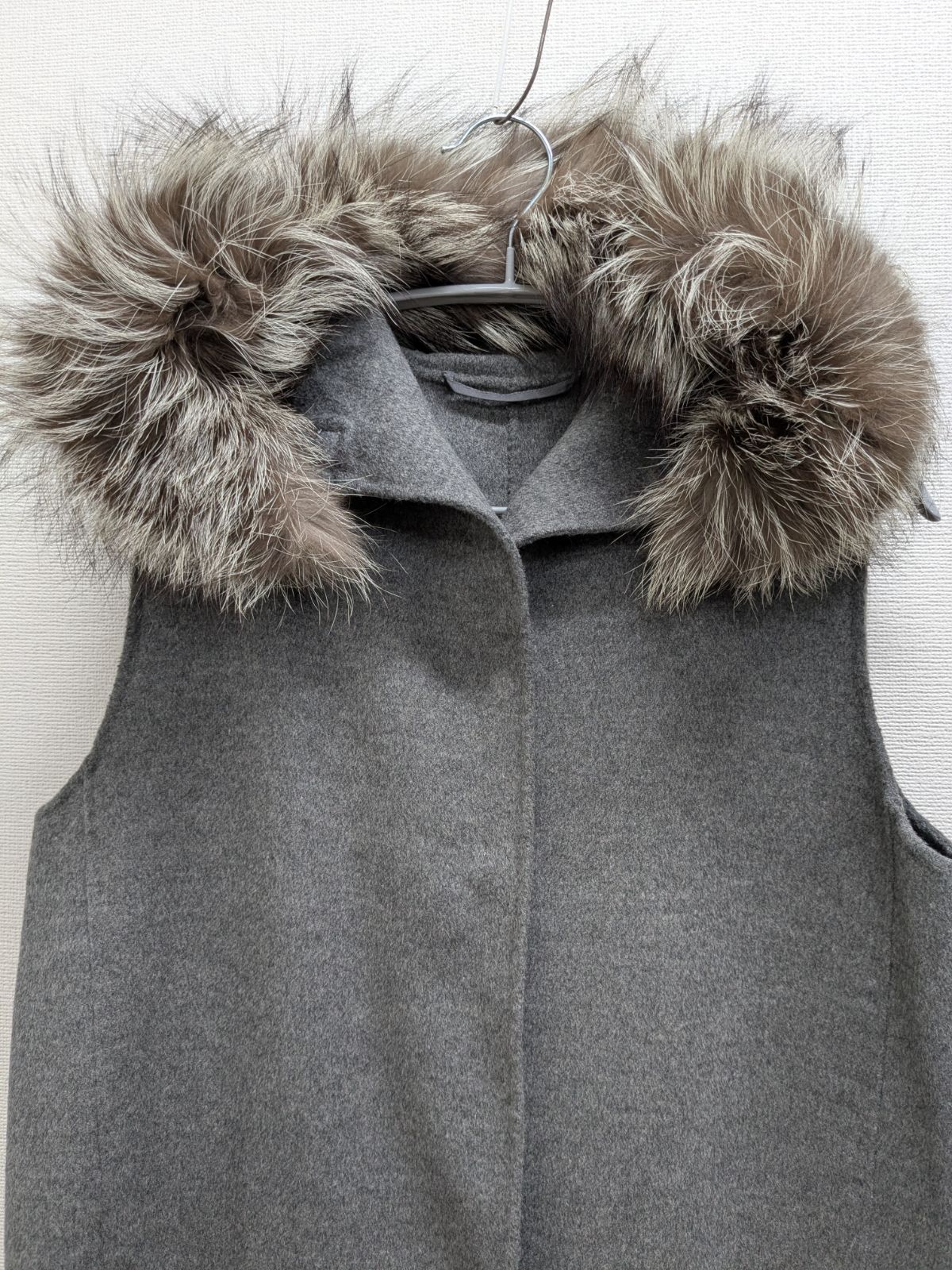 CUCITO AMANO フードファー付き ジレ s maxmara CUCITO A MANO クチートアマーノ ファー フード ジレ - メルカリ