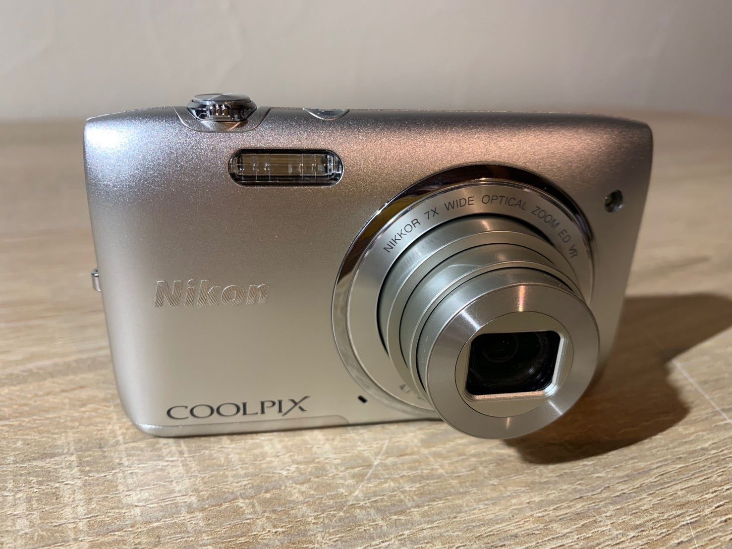 7874 Nikon COOLPIX S3500 シルバー デジカメ 動作確認済み - メルカリ