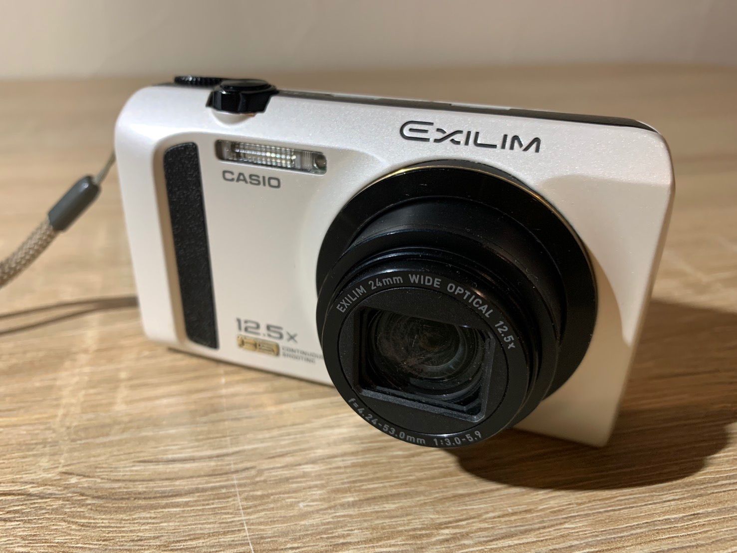 7876 Casio EXILIM EX-ZR300 ホワイト デジカメ ジャンク品 - メルカリ