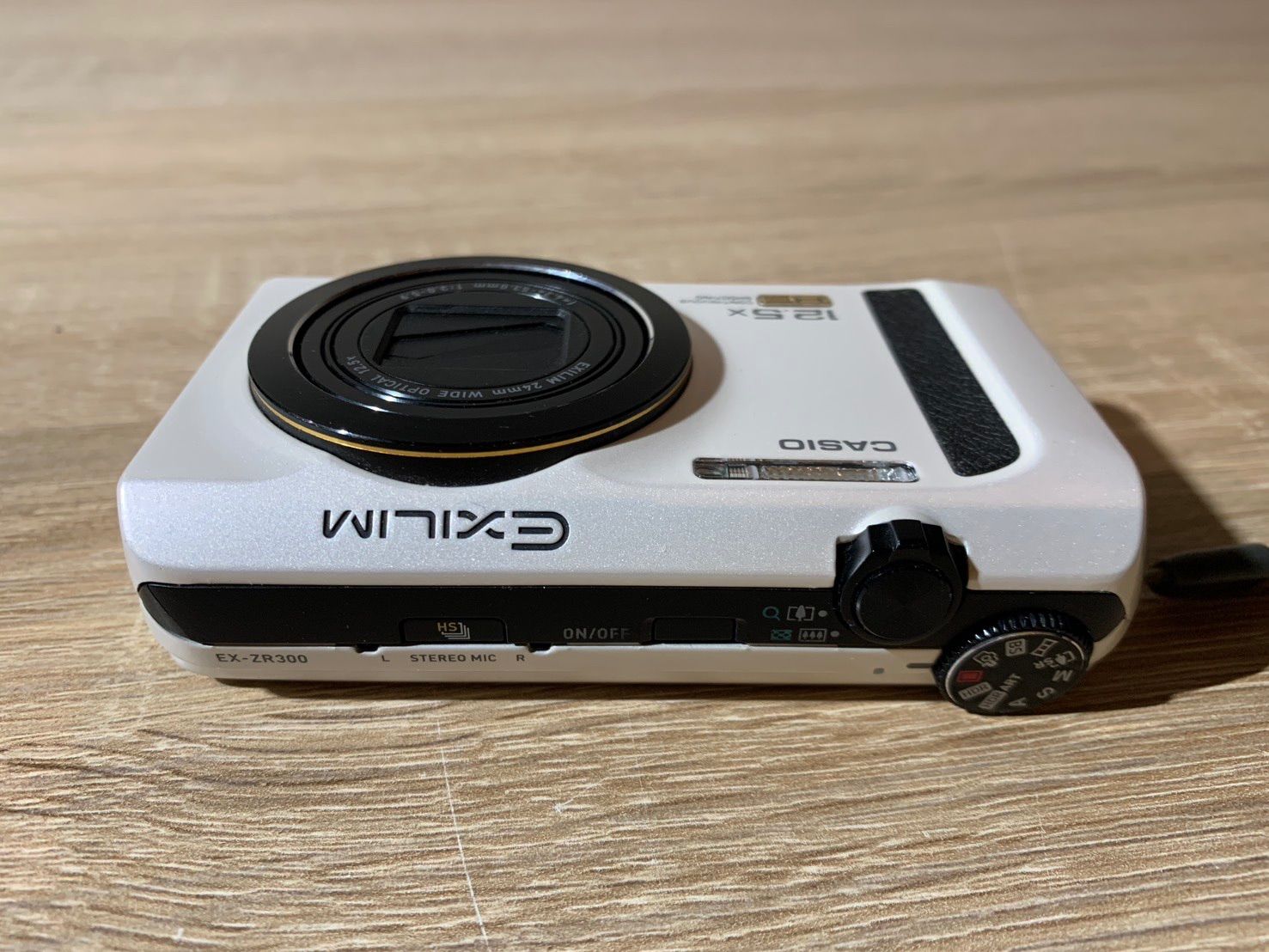 7876 Casio EXILIM EX-ZR300 ホワイト デジカメ ジャンク品 - メルカリ