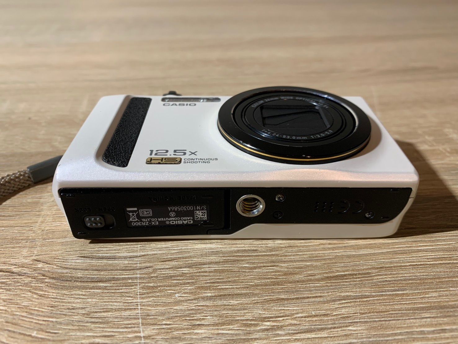 7876 Casio EXILIM EX-ZR300 ホワイト デジカメ ジャンク品 - メルカリ