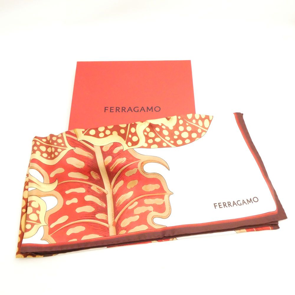 未使用 Salvatore Ferragamo フェラガモ スカーフ シルク100％ Foliage