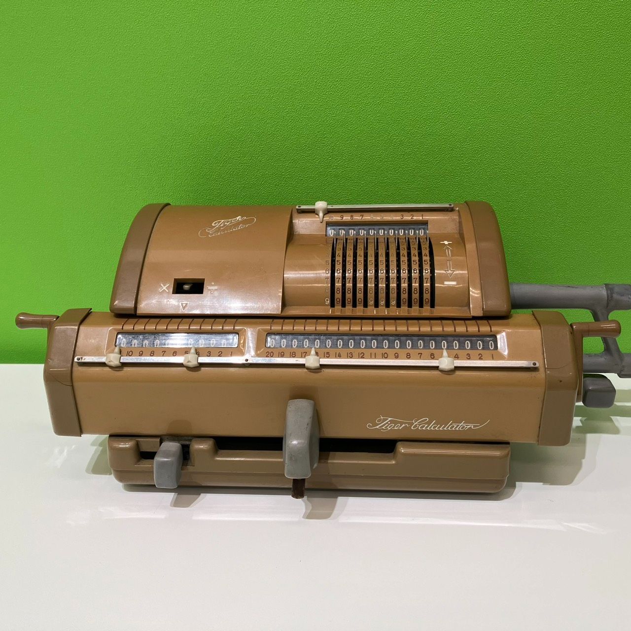 長】TIGER タイガー カリキュレーター 手動計算機 手回し計算機 昭和