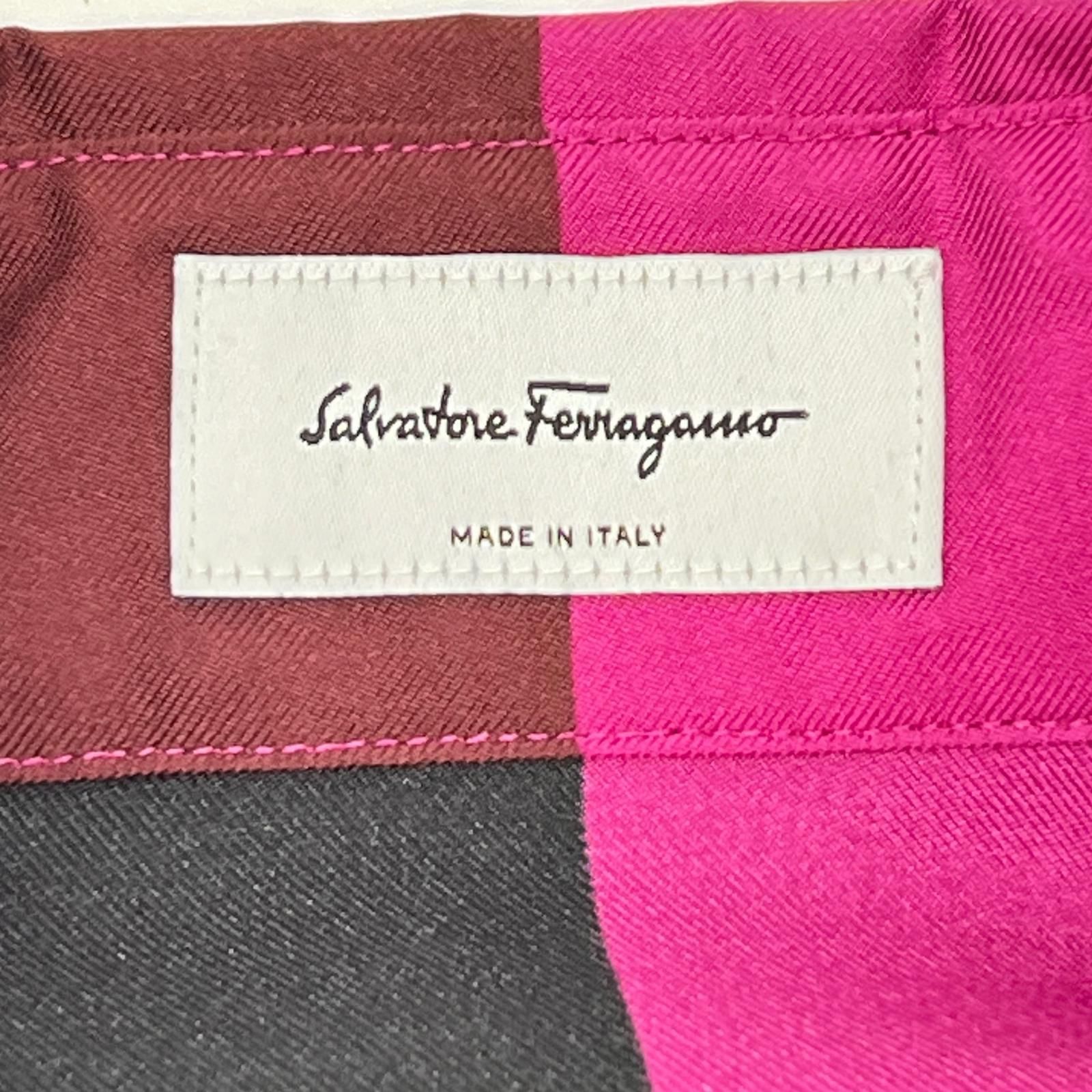 未使用品△Salvatore Ferragamo サルヴァトーレフェラガモ シルク100  