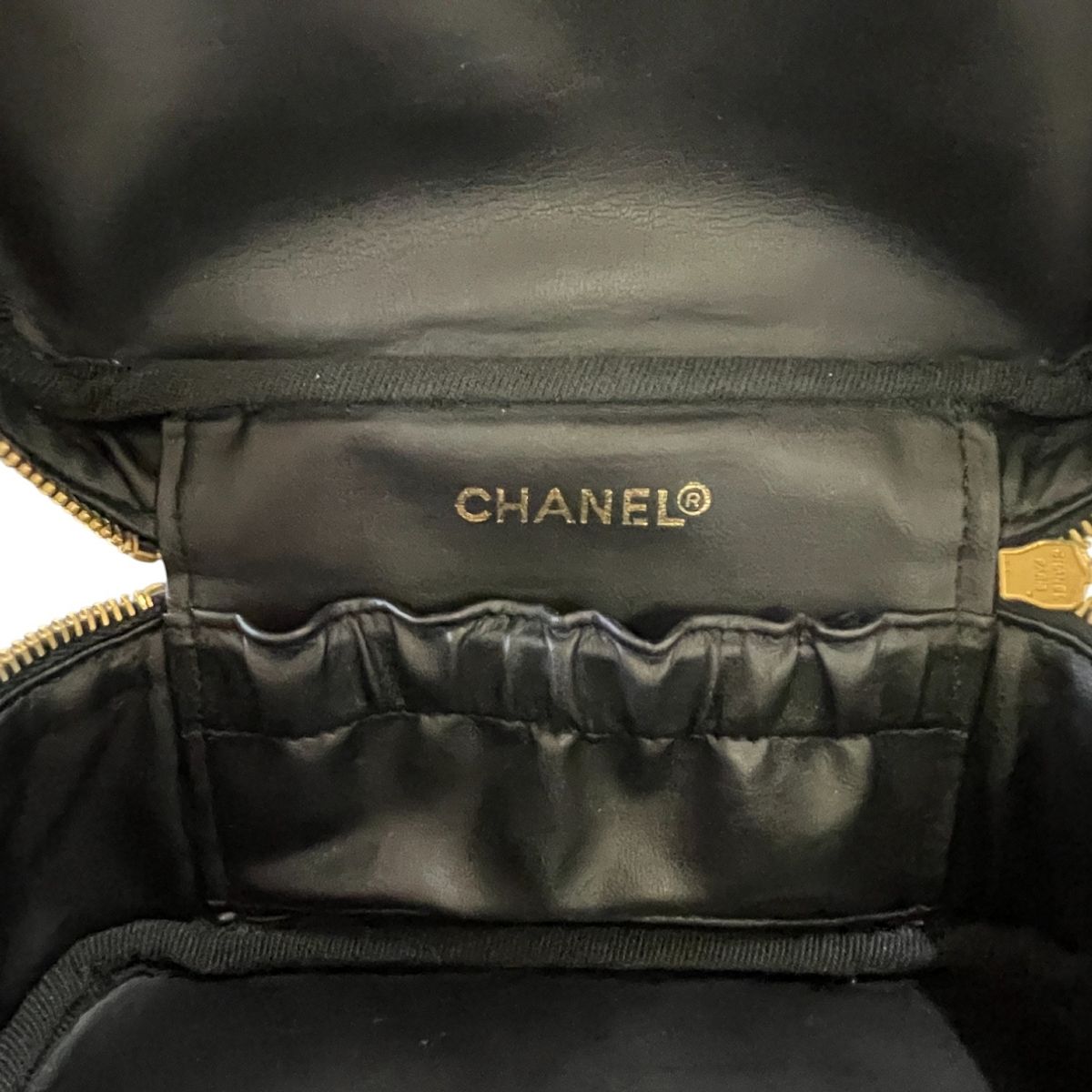 CHANEL シャネル ココマーク エナメル バニティバッグ パテントレザー