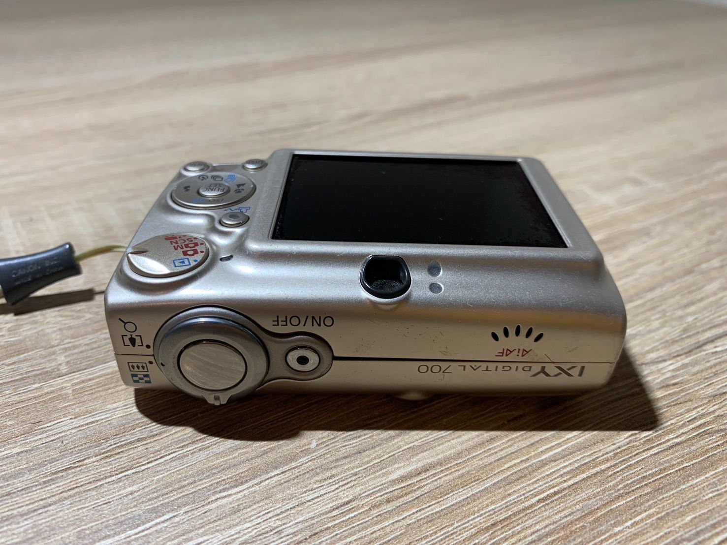 7894 Canon IXY DIGITAL 700 サテンベージュ デジカメ ジャンク品