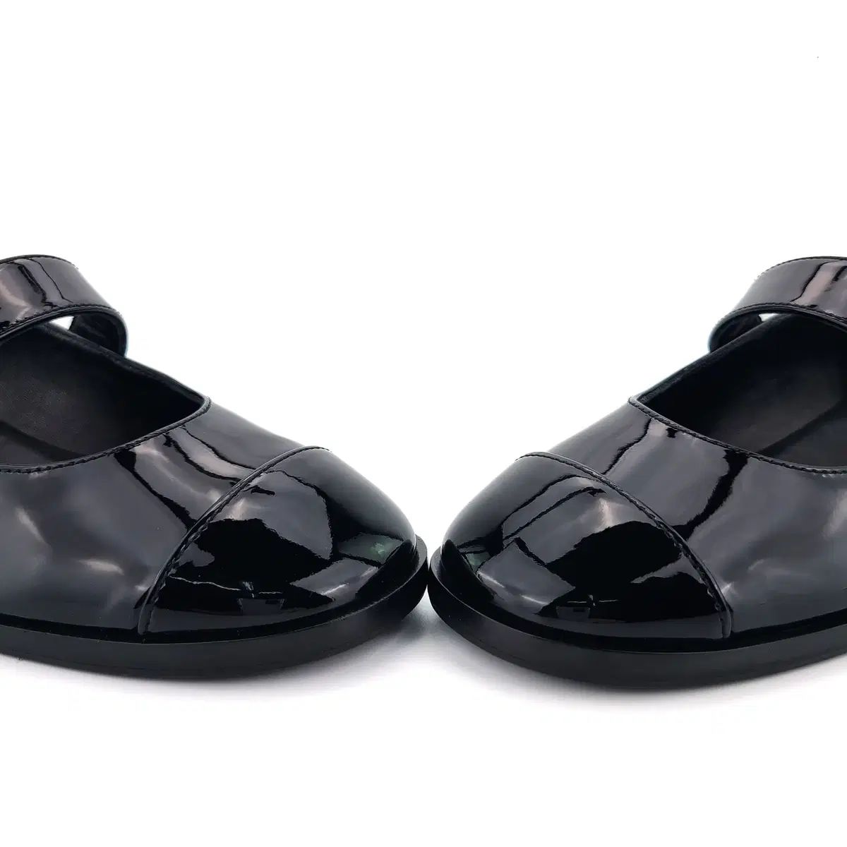 シャネル ターンロック ペンダント メリージェーン フラットシューズ