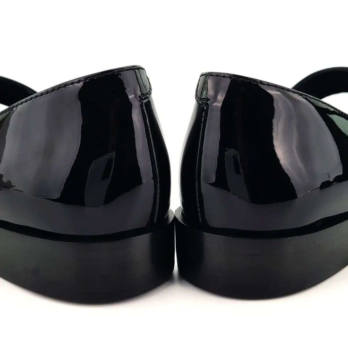 シャネル ターンロック ペンダント メリージェーン フラットシューズ